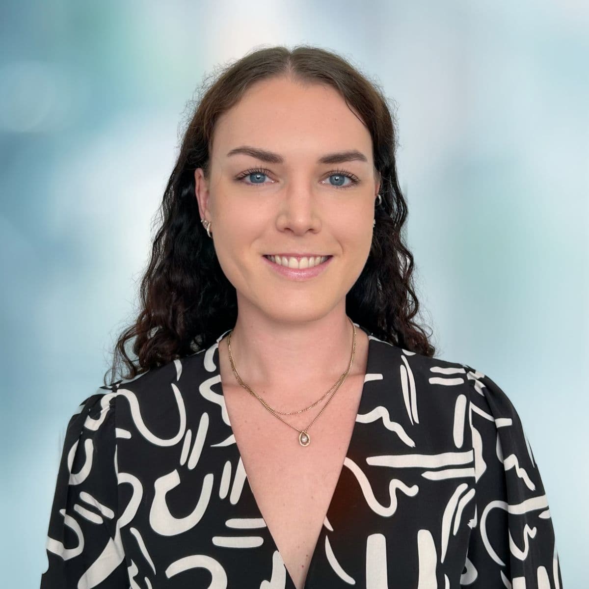 Portrait image of Dr Tahnee Bell