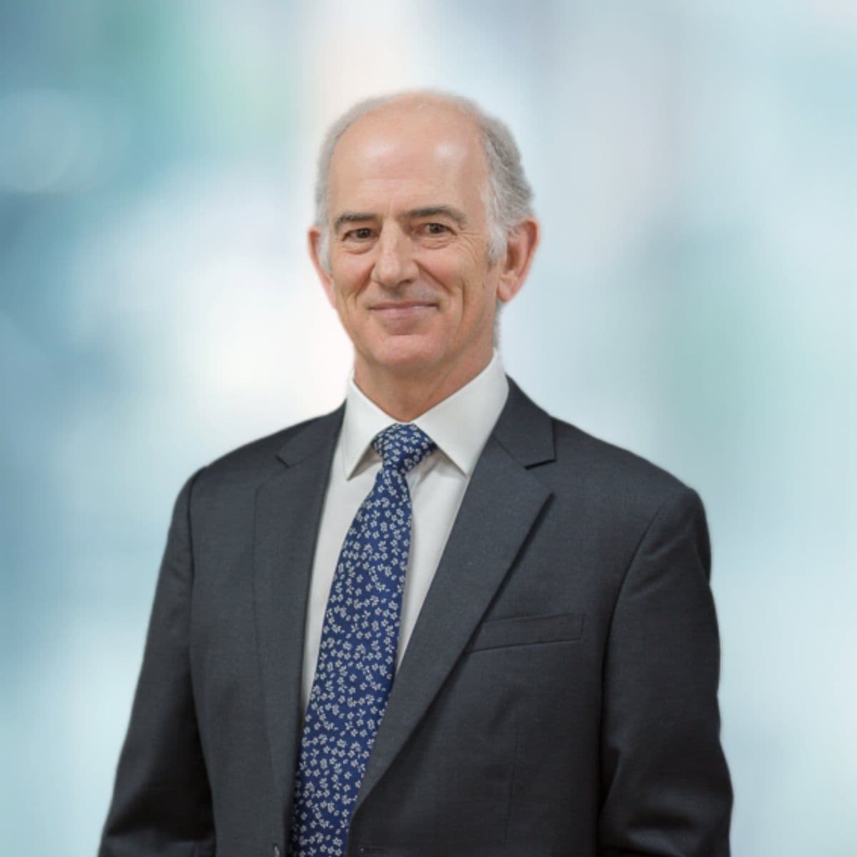 Portrait image of Dr Keith Holt